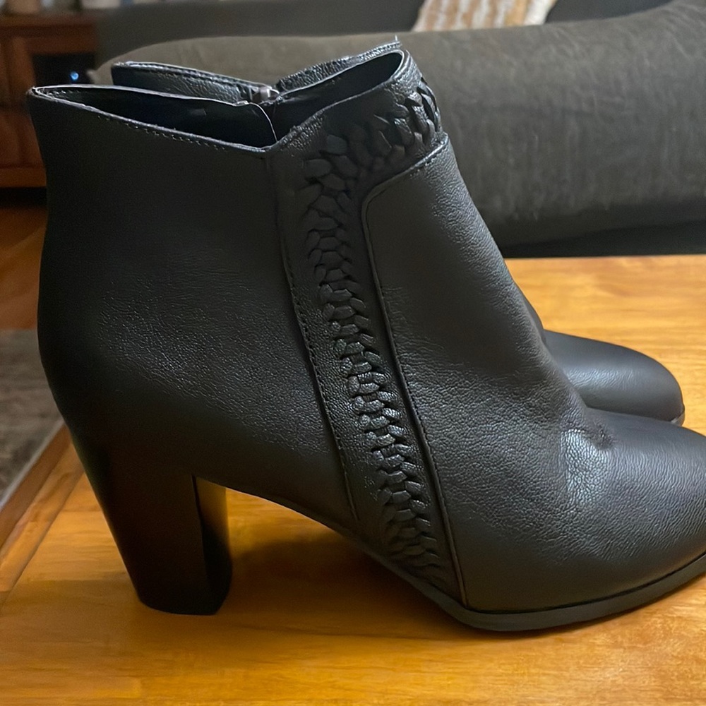 Mia booties
